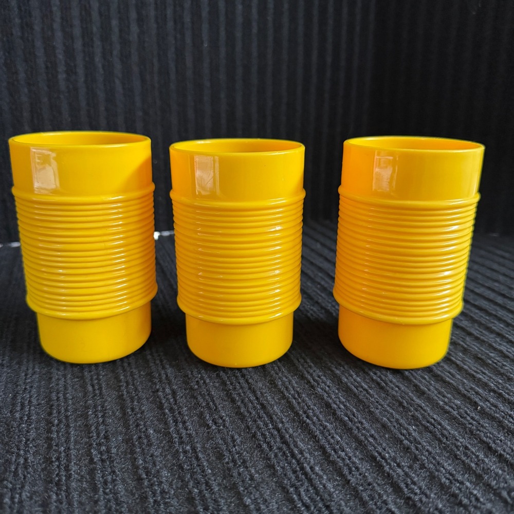 Vintage Rubbermaid Yellow Ribbed Plastic‎ Tumblers Set of 3 Cups 3826
